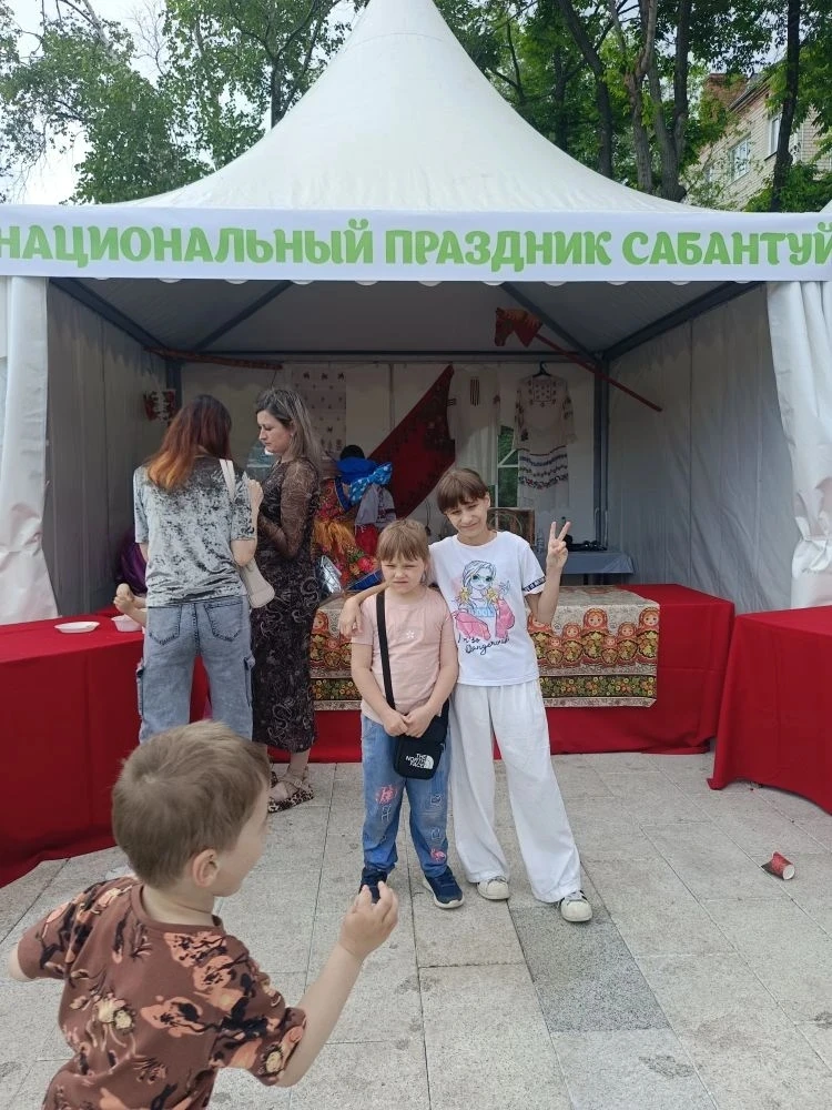 🧩Участие ребят в городском мероприятии "Татарский сабантуй"

🌺Различные конкурсы на силу и ловкост