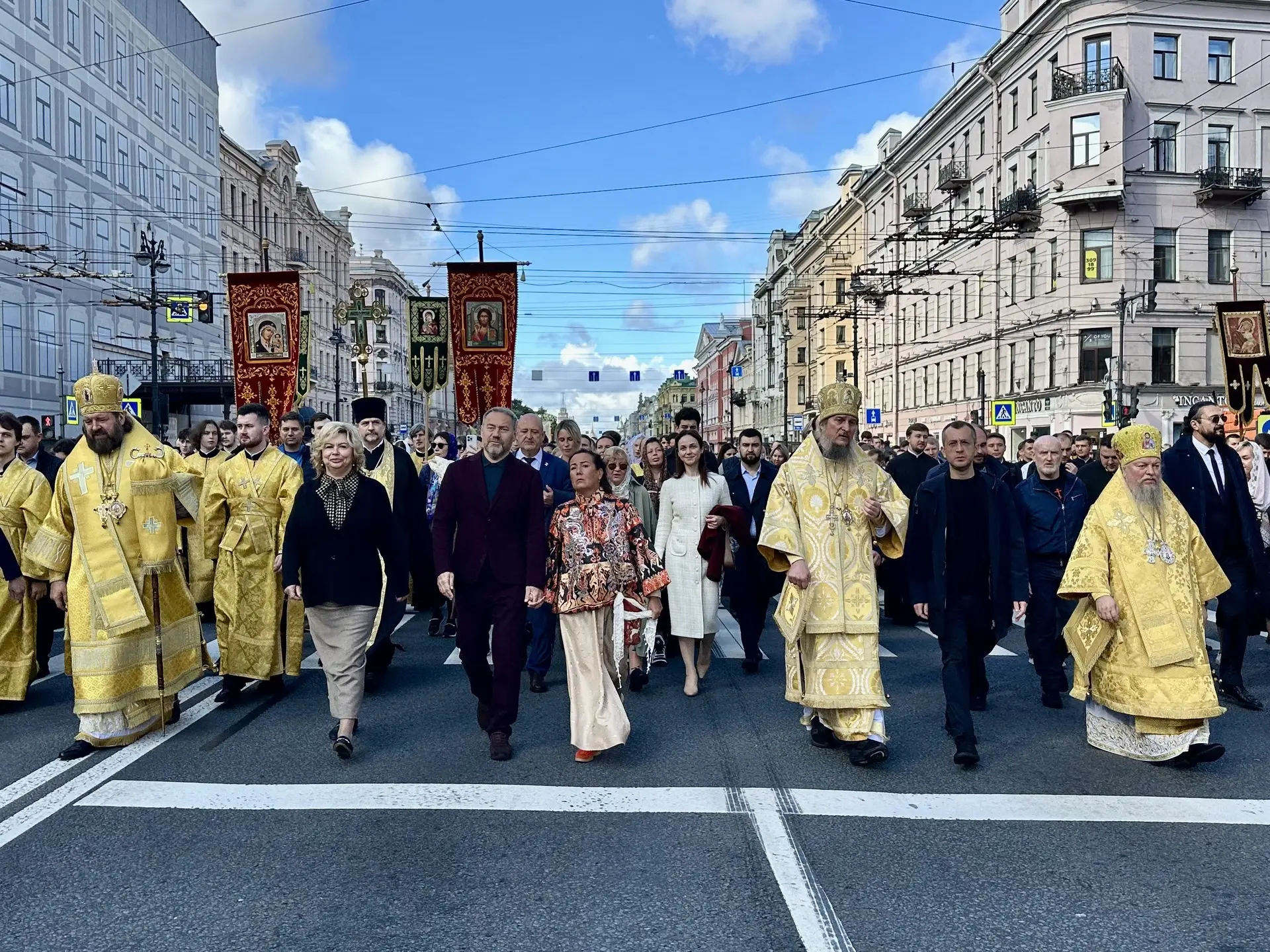 🙏 Сегодня Петербург отмечает один из особых для нашего города праздников — День перене...