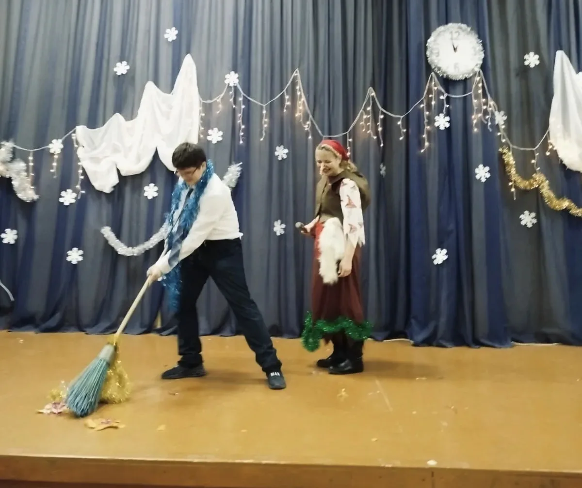 🎄🎄🎄В нашей школе на этой неделе прошли новогодние мероприятия для начальной школы,для 5-11-х классов