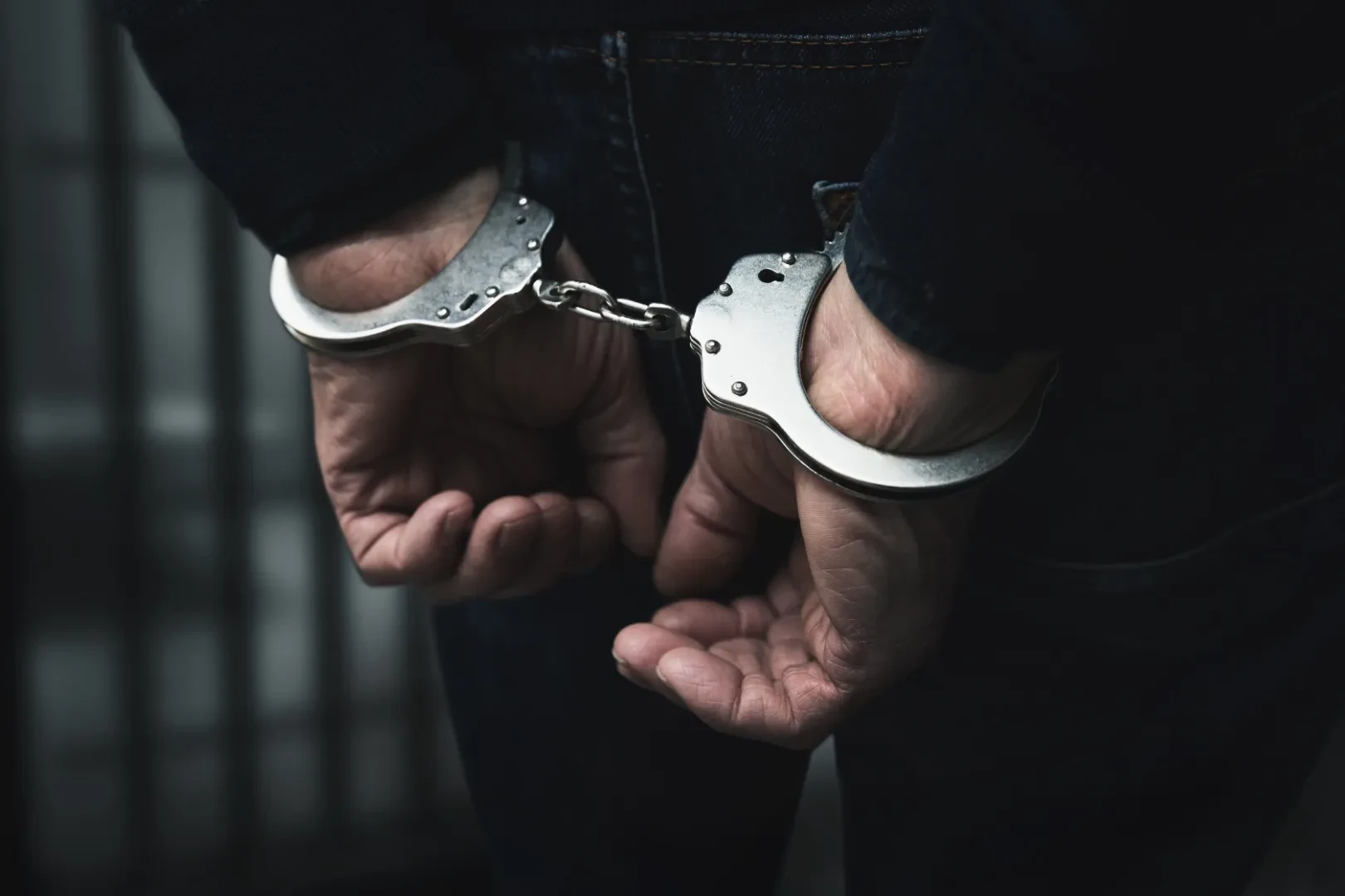 Житель Хабаровского края получил условный срок за кражу 15 тысяч рублей через телефон в...