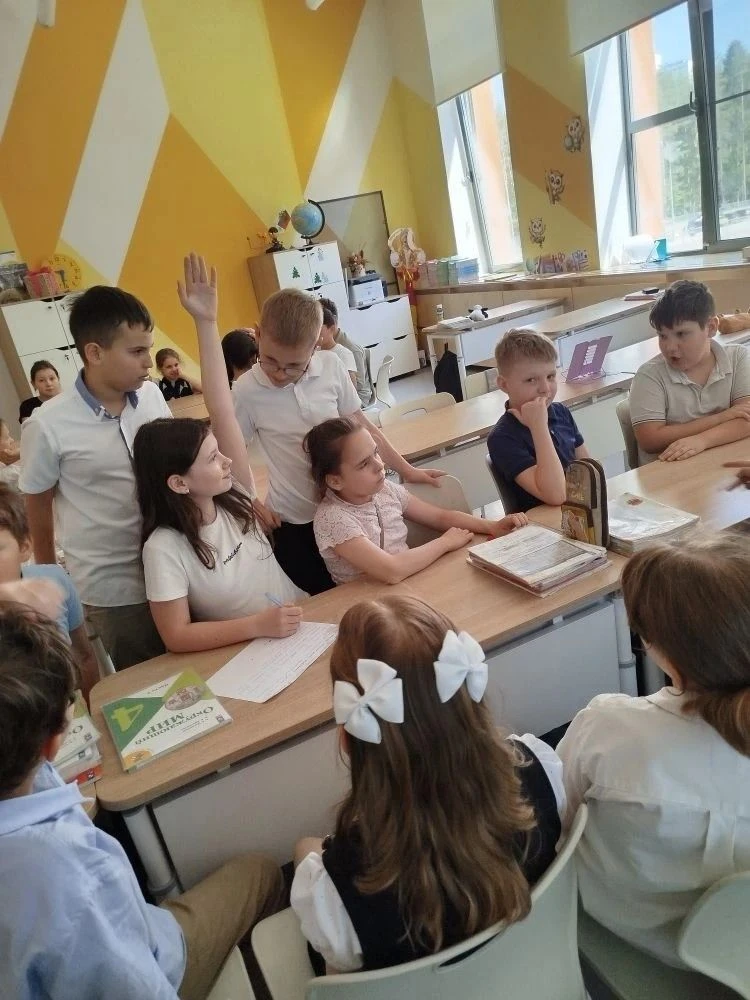 🌏 В 4 «Г» классе прошёл цикл лекций по неоэкологии 🌿  Апрель и май для учеников 4Г класса выдались п