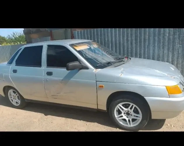🚗Продаю,машину 2110 ,2003 год на ходу,нужно поменять дверь ну не очень так ,и желательно копот! Про