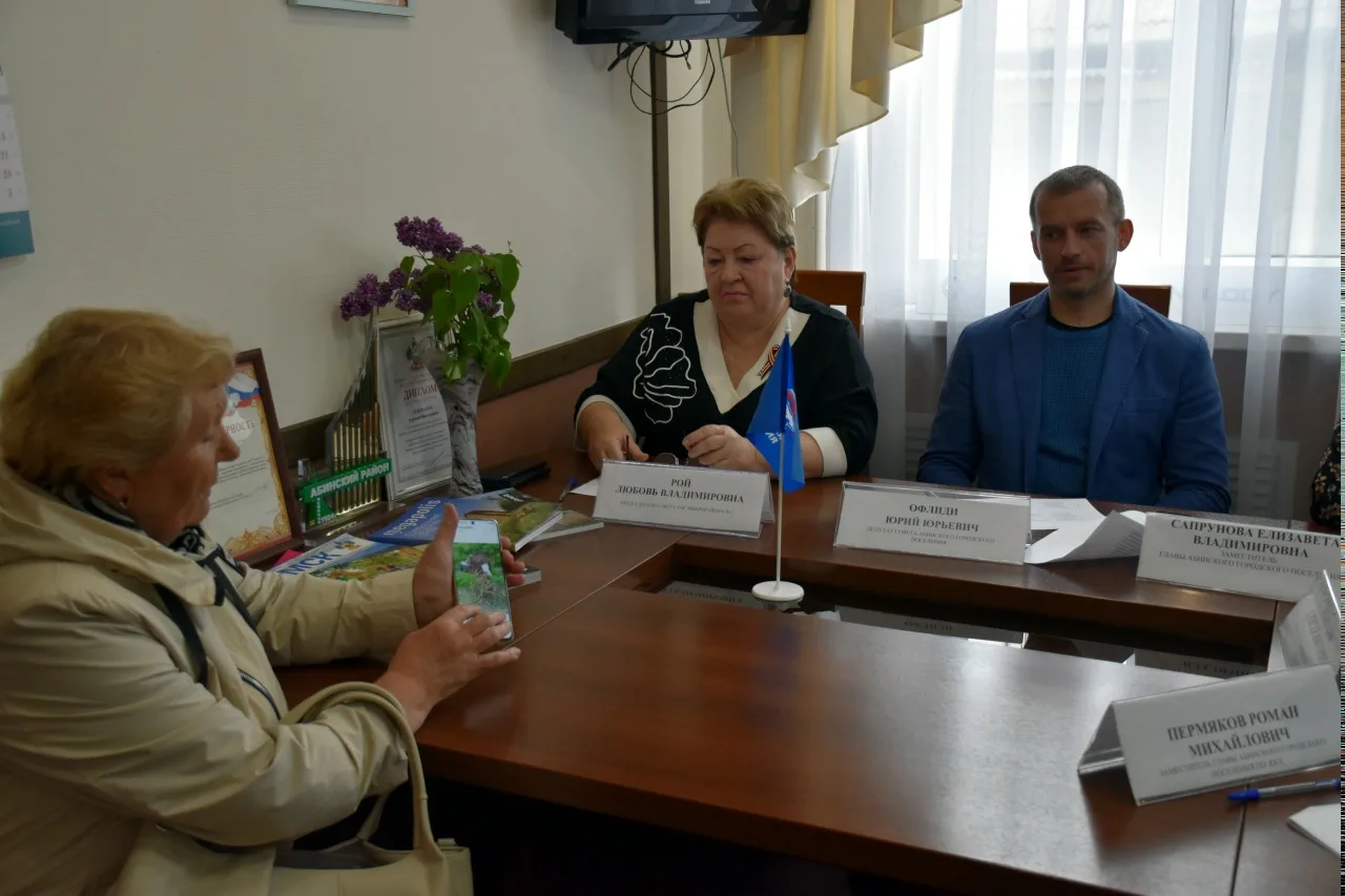 Прием граждан по личным вопросам  ✍ В ходе встречи жители города подняли вопросы связанные с соблюде