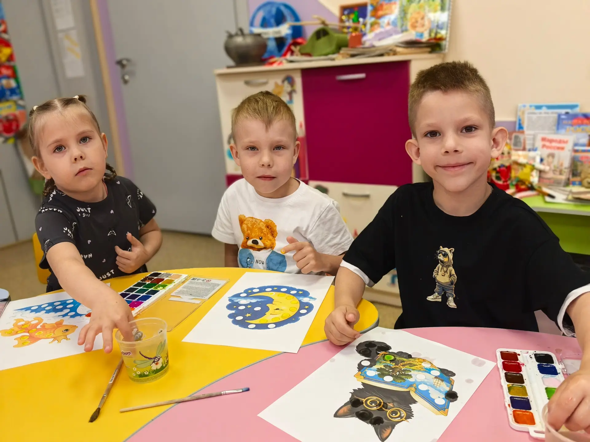 🎨✨ «Великие сказки великого сказочника»: вернисаж в онлайн‑детском саду «Умка»! ✨🎨