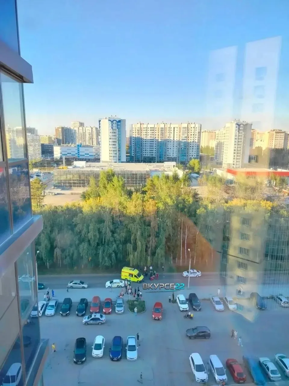 Автомобиль сбил мотоциклистку на Павловском тракте
