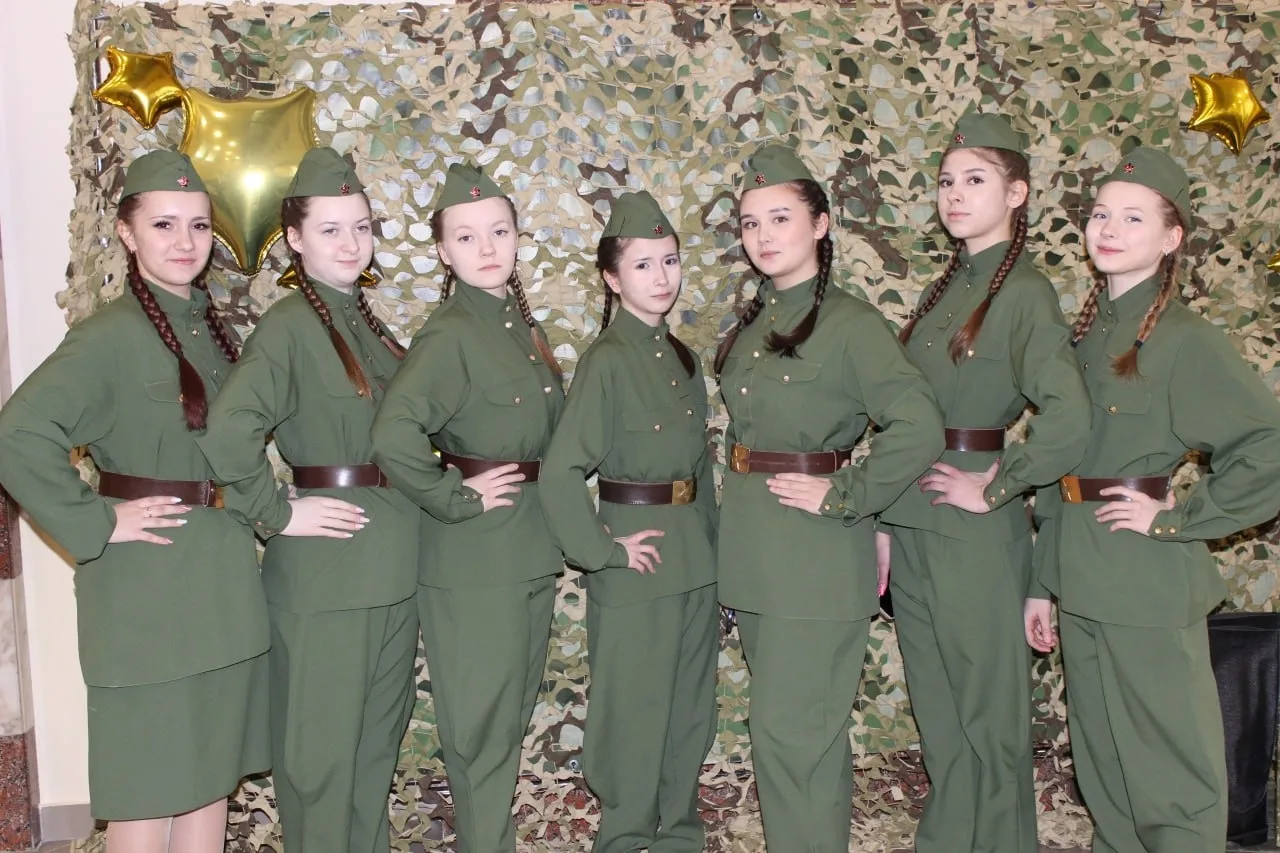 ПОЗДРАВЛЯЕМ🎉🎉🎉 13 марта команда нашей школы ⭐Ташева Полина ⭐Войнова Анастасия ⭐Лямина Ева ⭐Павлова К