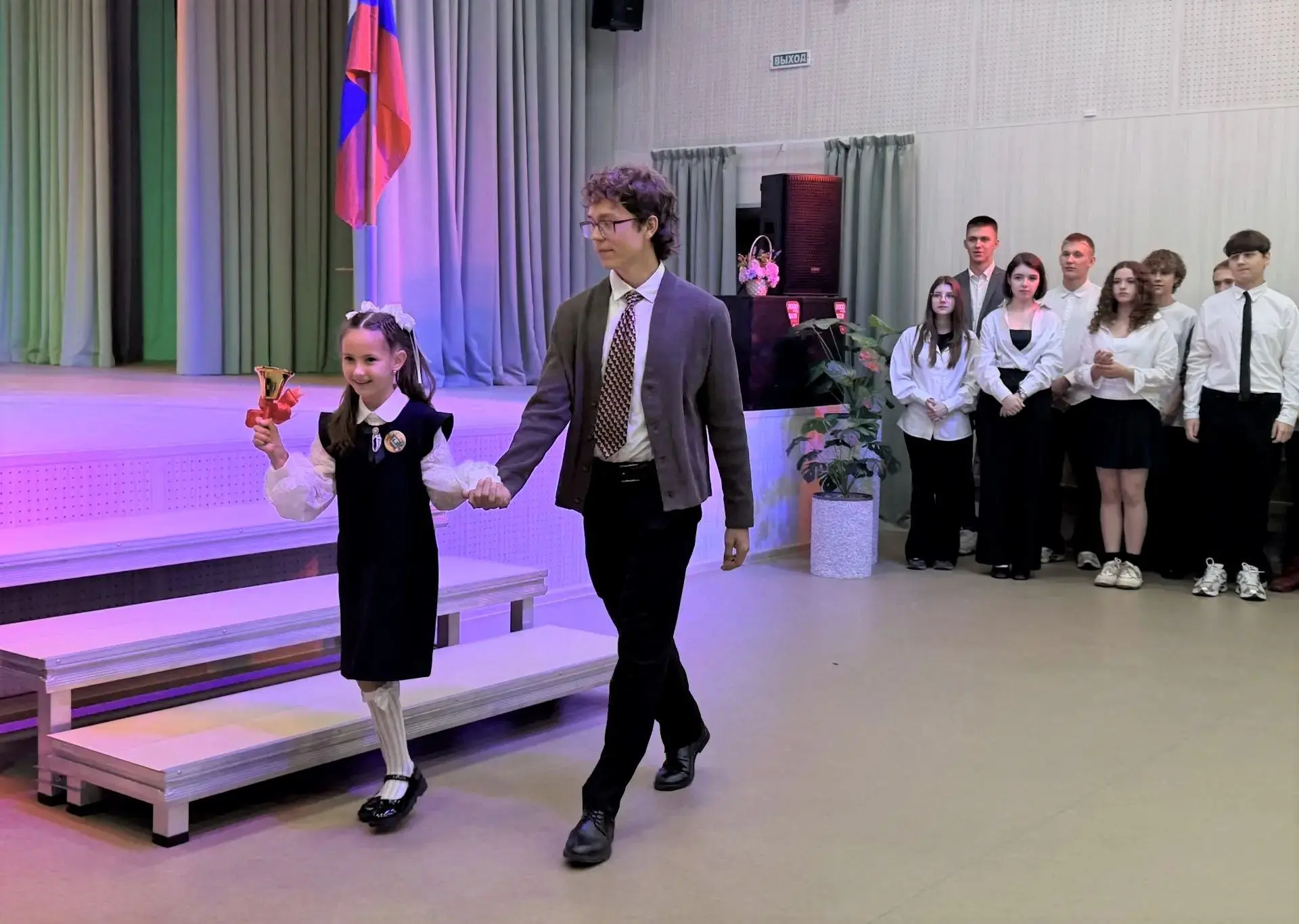 🍁 Сегодня  каждая школа огромной России распахнула двери для своих учеников. В нашей ш...