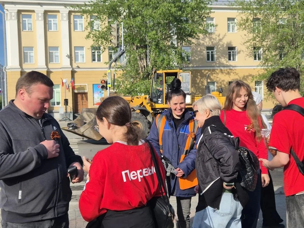 🌟 Память в наших сердцах!  Сегодня активисты нашей школы и «Движения Первых» вместе со старшим вожат
