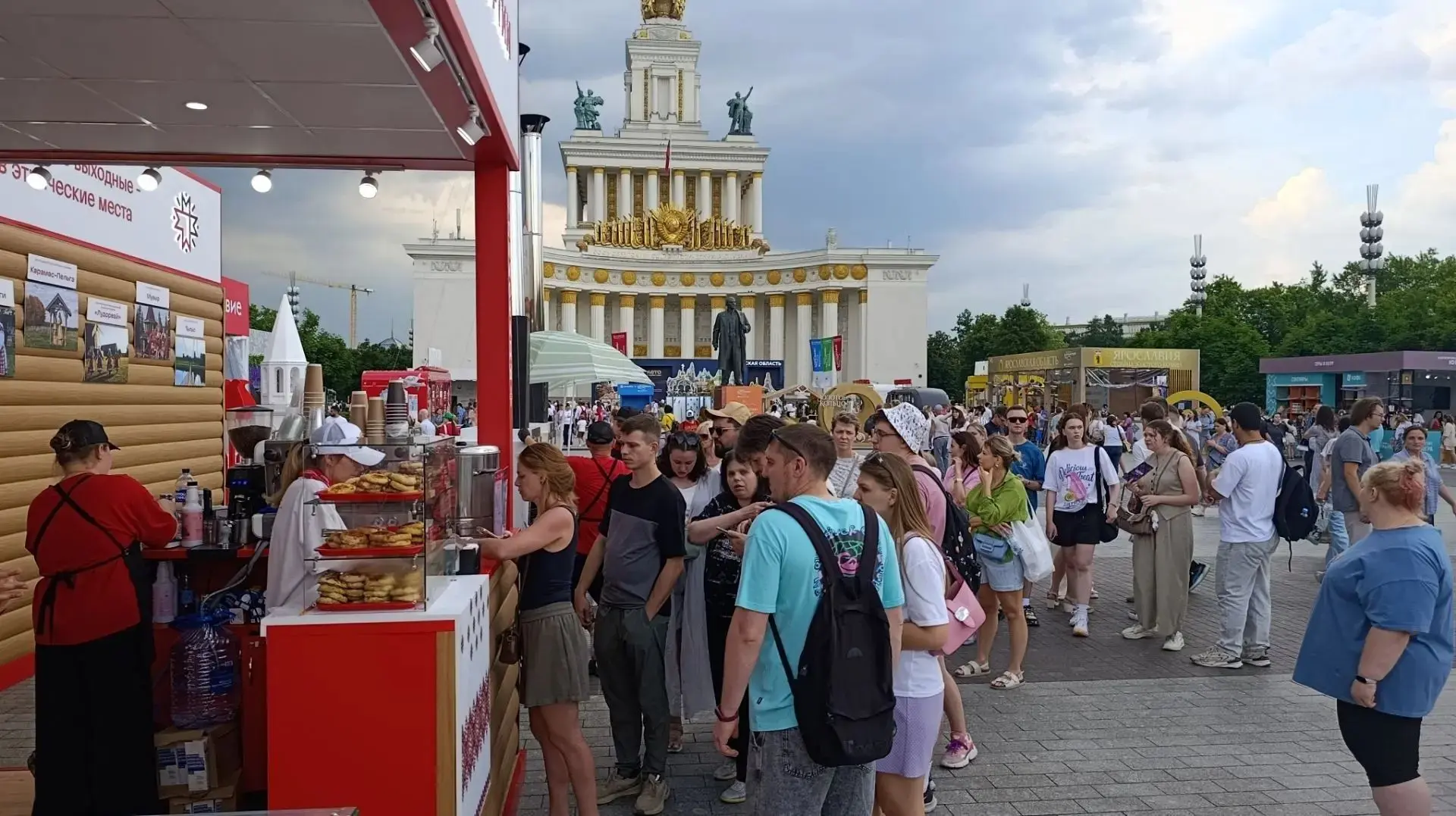 Удмуртия на международном форуме «Путешествуй!» в Москве получила награду. Стенд республики стал лау