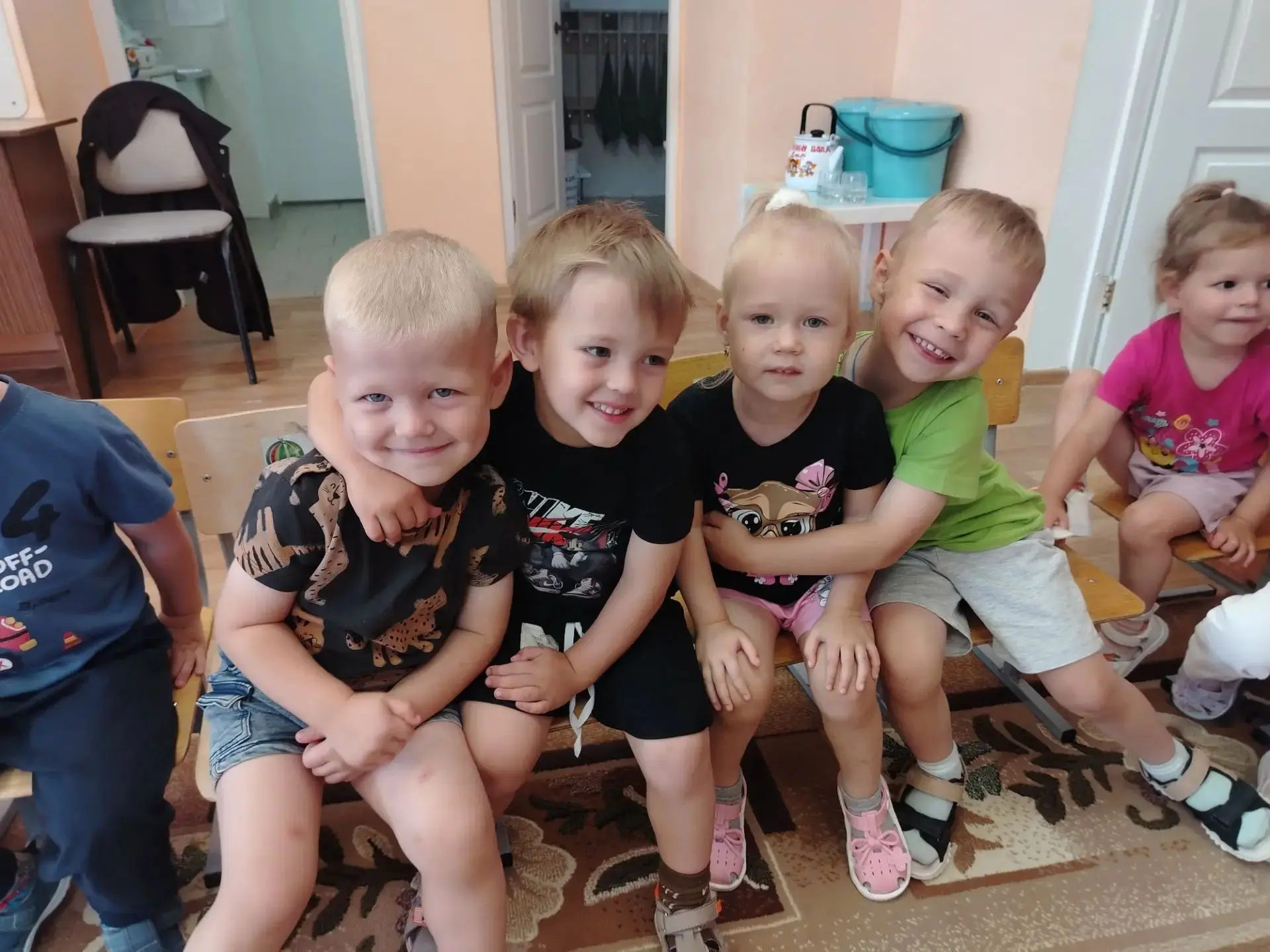 🎉 Дружба — это чудо!

Сегодня, 30 июля, в наших младших группах было по-настоящему жарко! 🔥 И дело