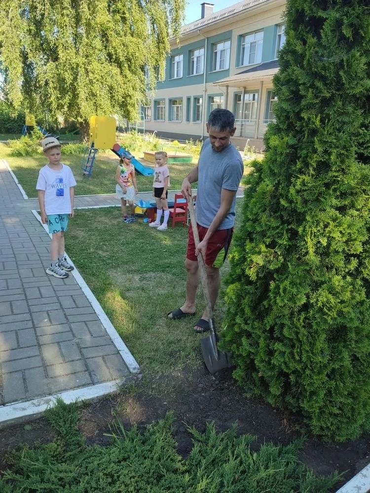 📍Сотрудничество семьи и детского сада: вместе создаём уют на участке!