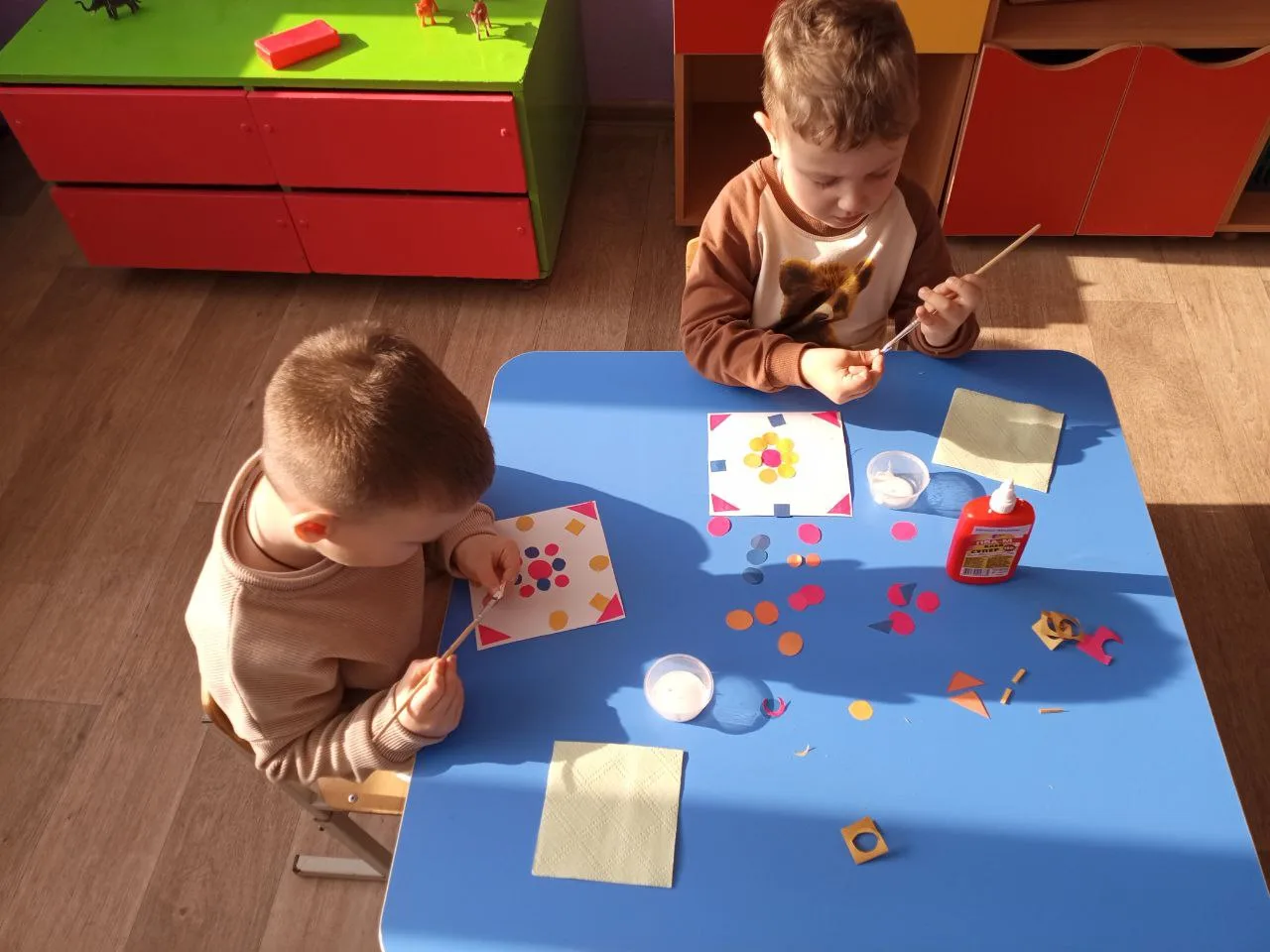 🧵 Творческая мастерская: аппликация «Салфетки»!