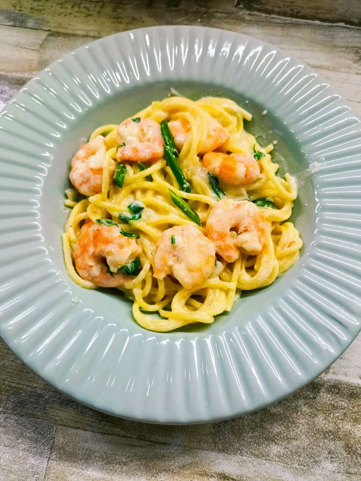 Паста с креветками в сливках за 15 минут! 🍤🍝

Сохраняйте в копилочку рецепт-выручалочку.  Креветки