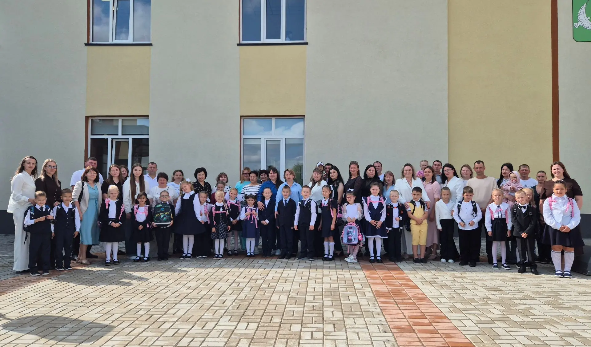 Первые портфели и счастливые улыбки! 🎒✨