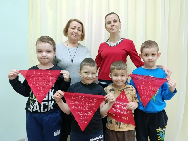 Семьи воспитанников нашего детского сада ежегодно принимают участие в патриотической ак...