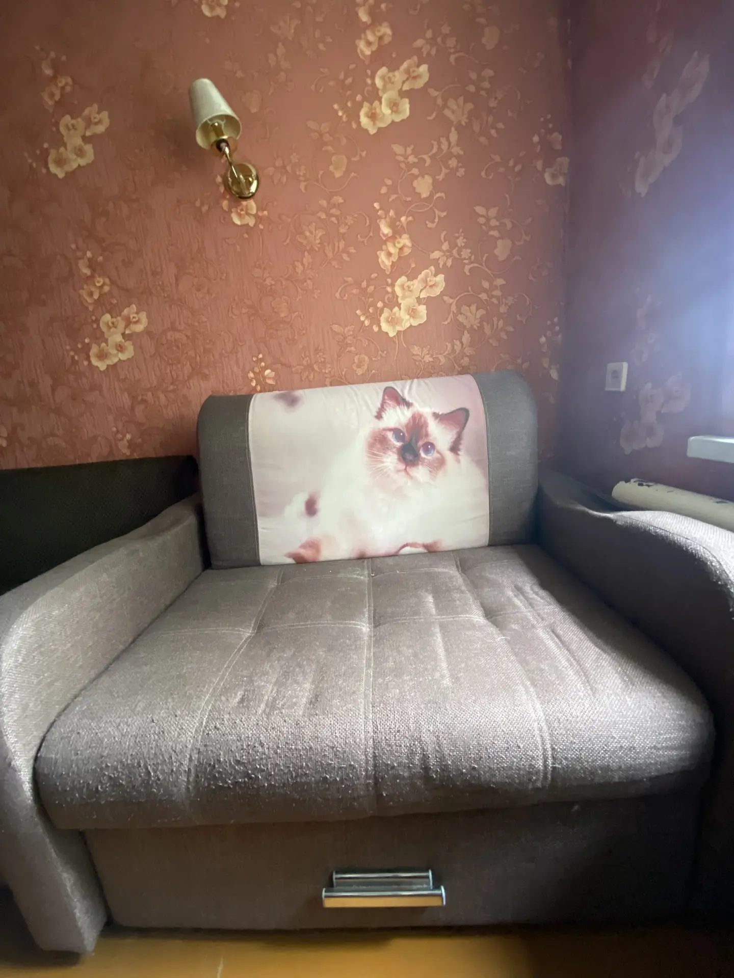 Продам за 2000