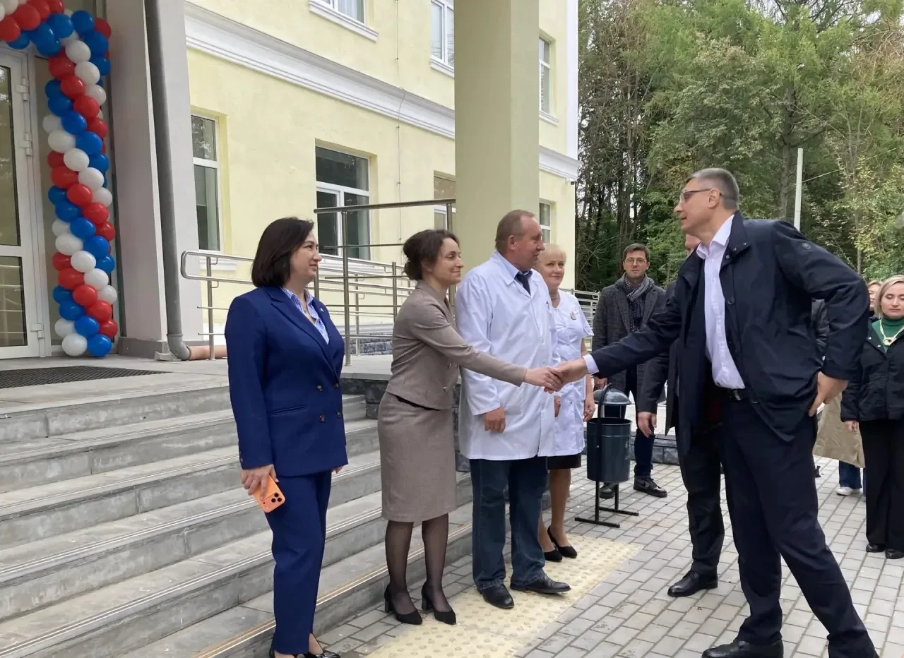 📌🏥8 сентября в ходе рабочей поездки в Кольчугино Губернатор Александр Авдеев ознакоми...