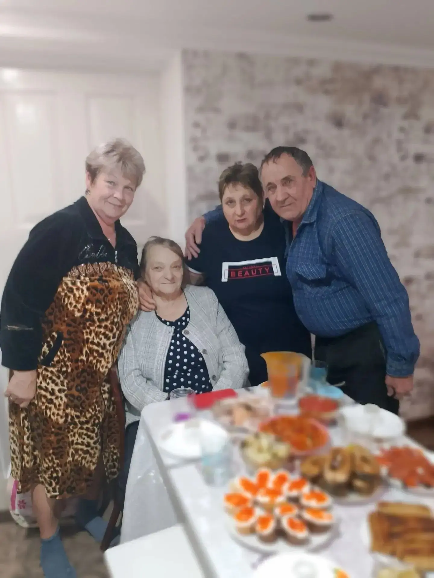 🏡 ОДНА КОМНАТА, КОТОРАЯ ОБЪЕДИНИЛА ЦЕЛЫЙ ХУТОР
В хуторе Колесников всего 58 домов, и почти в каждом