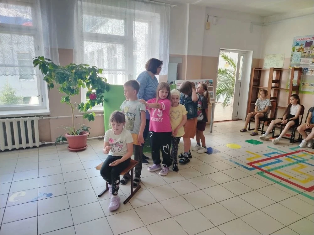 Вчера в нашем пришкольном лагере было особенно шумно и весело. День книг и дружбы превратился в наст