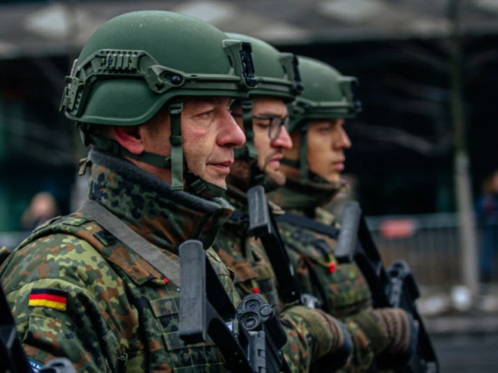 Германия мобилизует военных для отправки в Литву