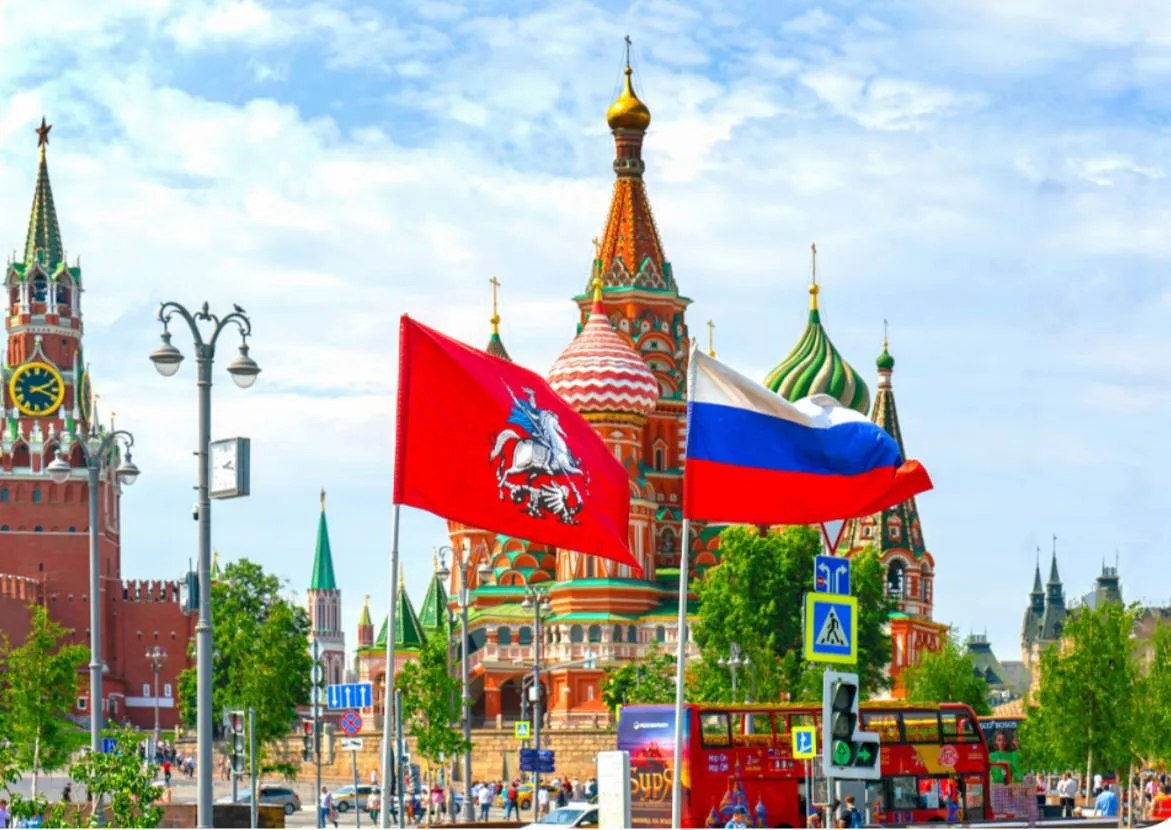Куда сходить с ребенком на День России в Москве: праздничная афиша 🇷🇺