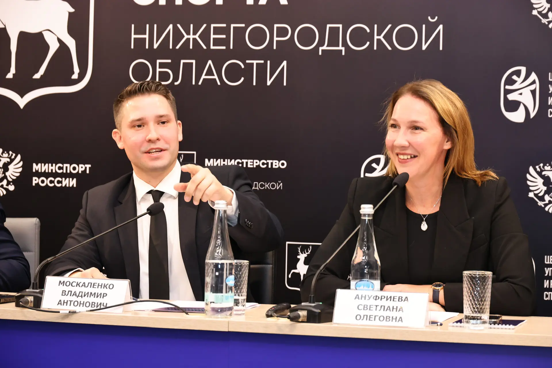 «Мин татарча сөйләшәм, ә син?» – «Я говорю по-татарски, а ты?»  С этой фразы сегодня начал свой докл