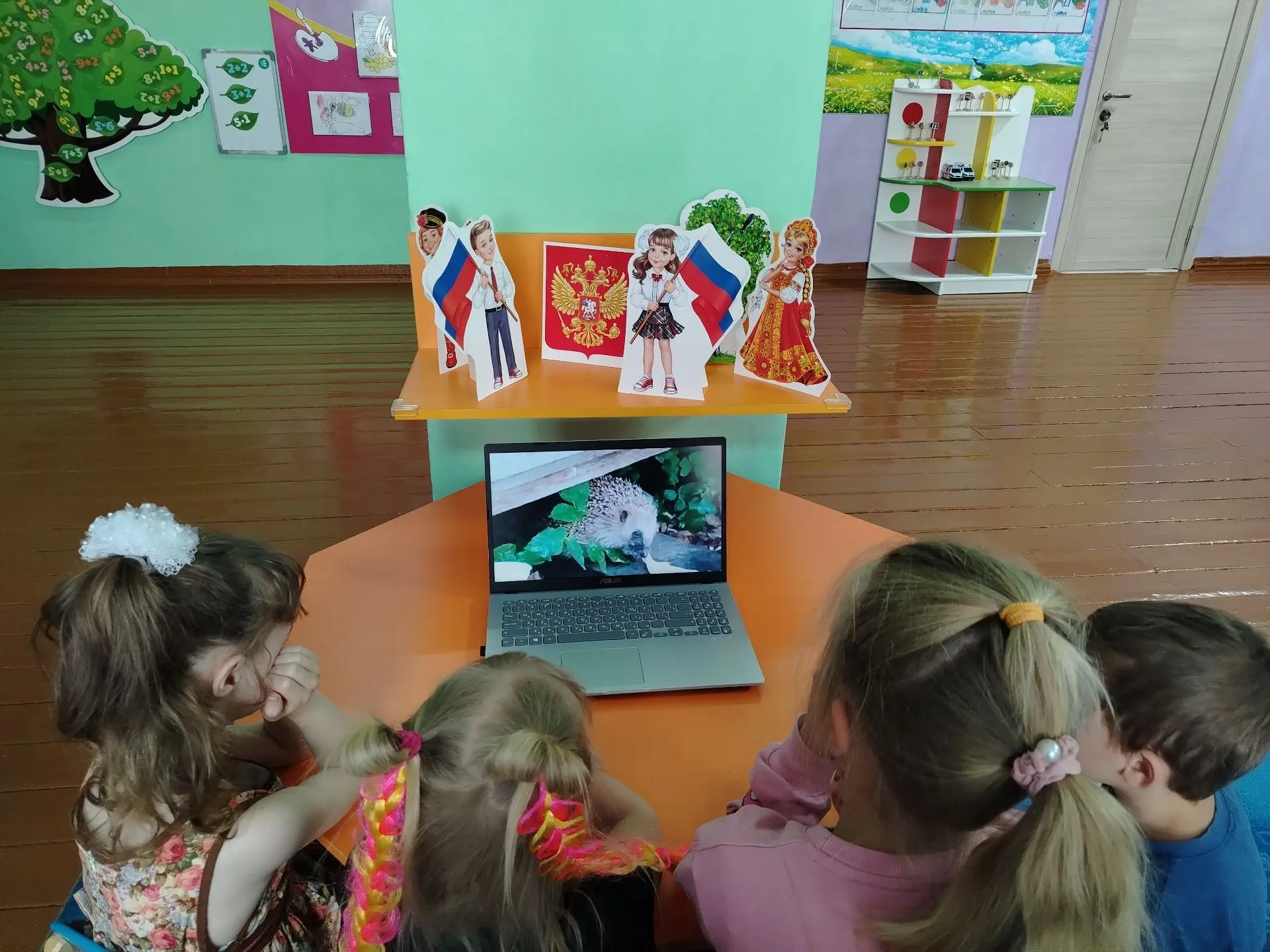 Сегодня воспитанники нашей группы познакомились и узнали много интересных сведений о жи...