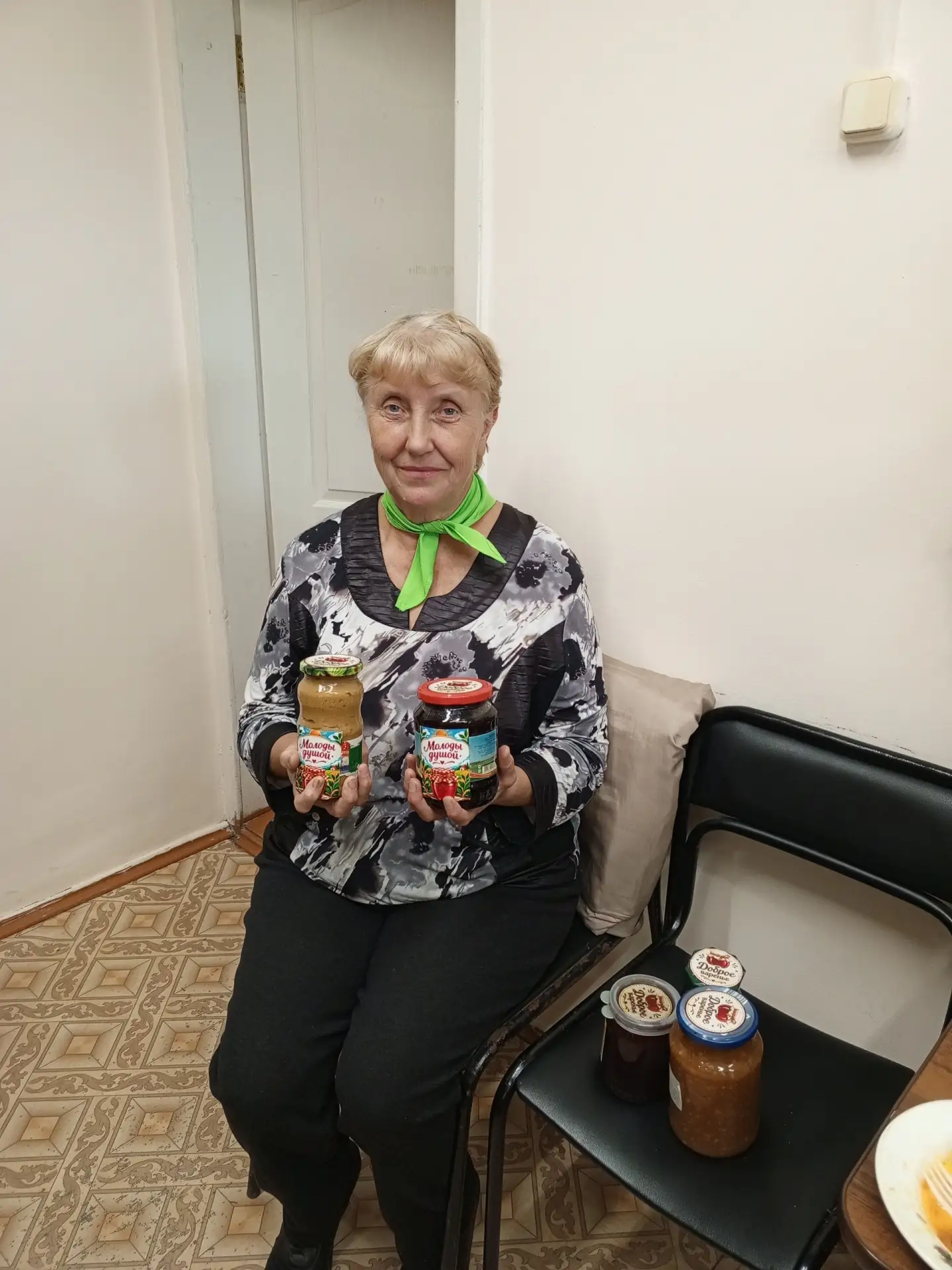 Сотрудники отделения социального обслуживания на дому г. Куса и с. Петропавловка совмес...