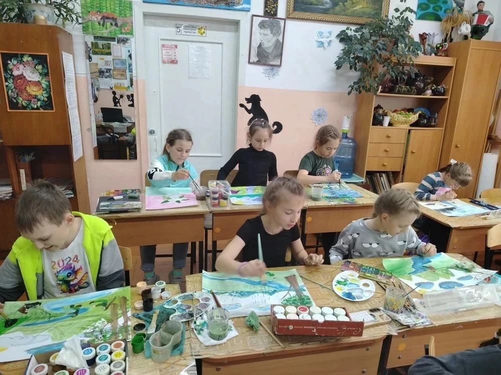 📌 ИЗО-Студия "Волшебная радуга" объявляет набор юных художников на 2026-2027 учебный год!