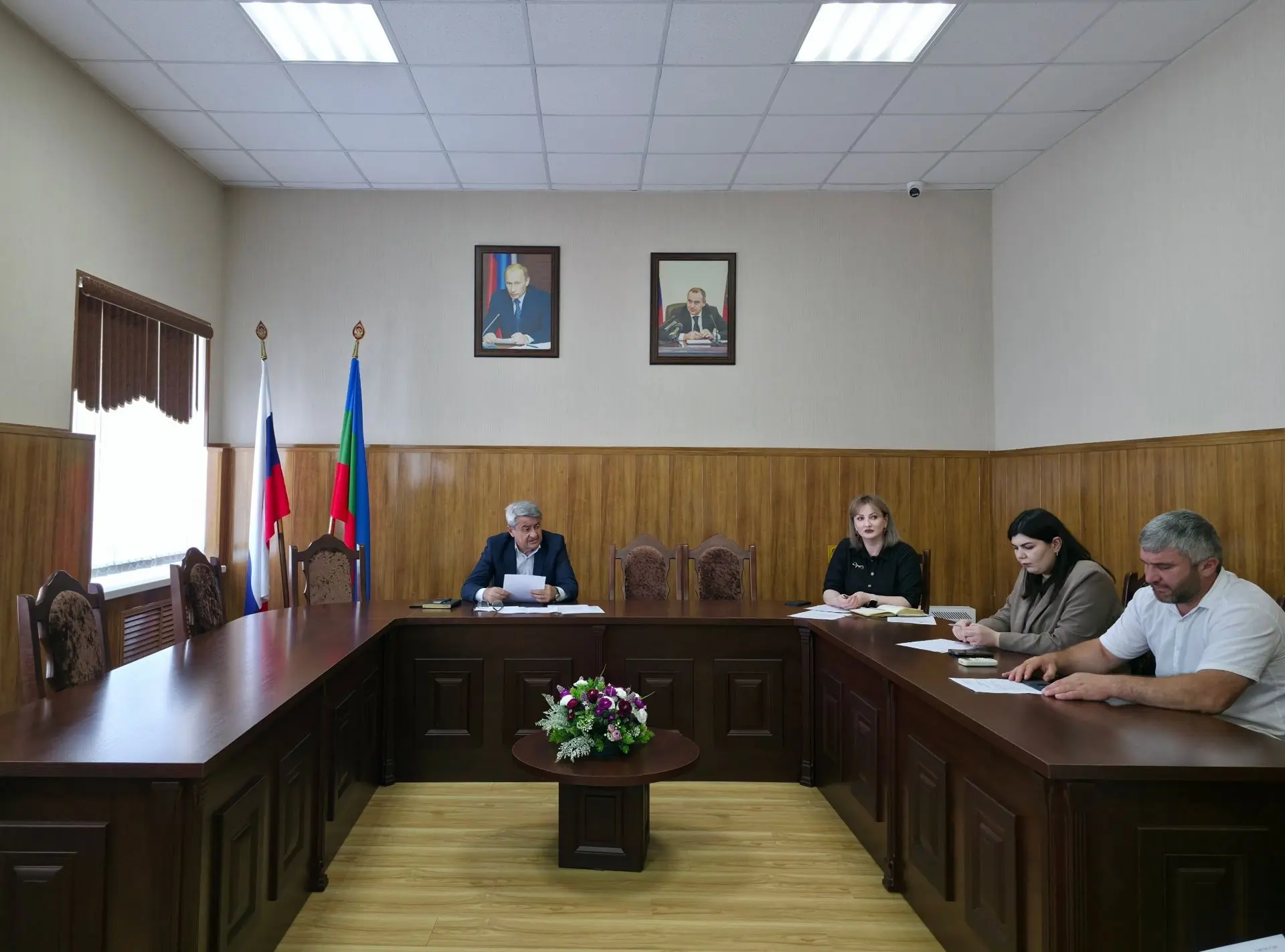 И.о. Главы администрации Карачаевского муниципального района Казбек Алботов провел расш...