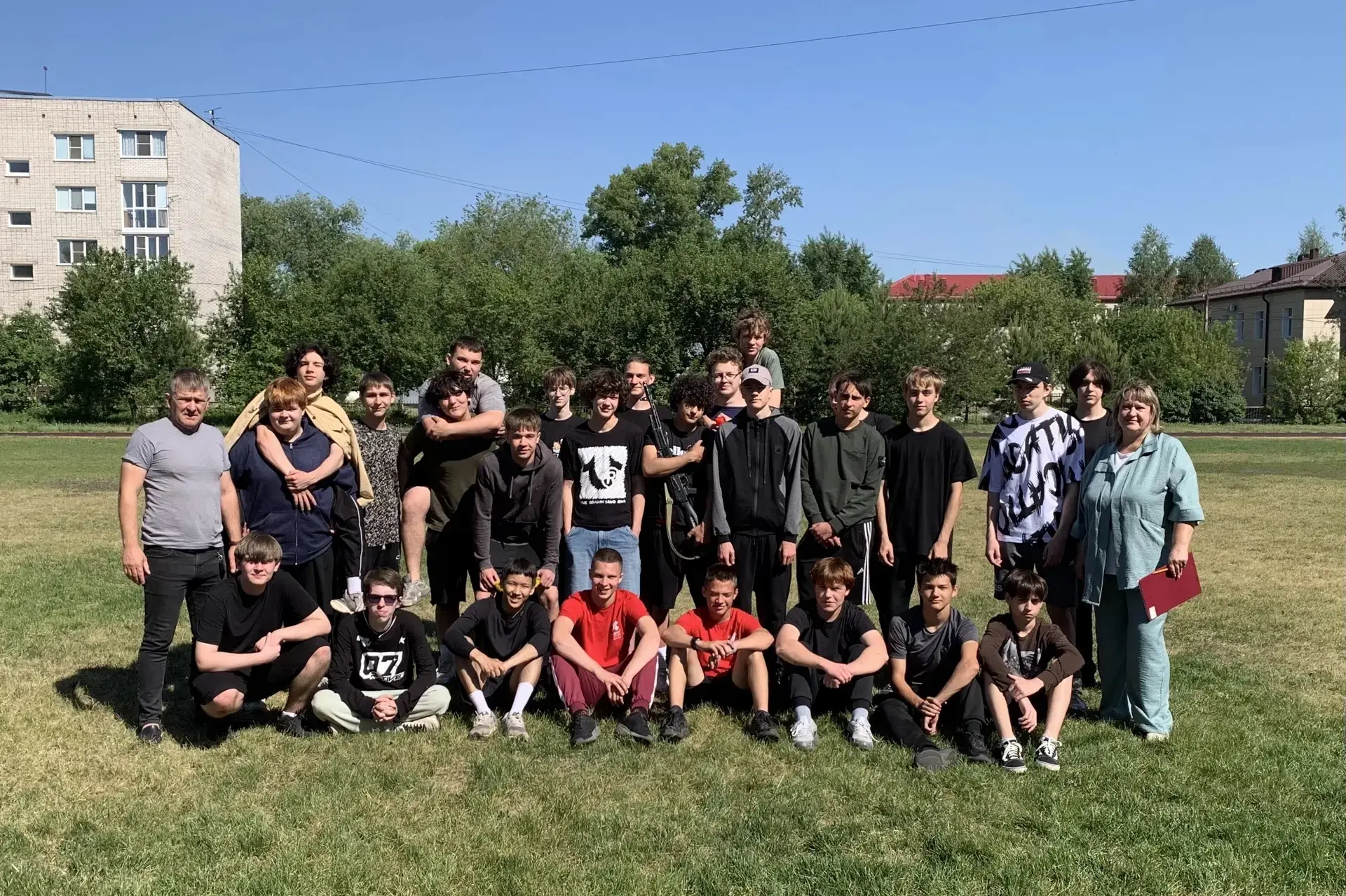 📍«Пять дней в строю: в школе прошли учебные сборы для десятиклассников»📍
 
🪧В соответствии с прог
