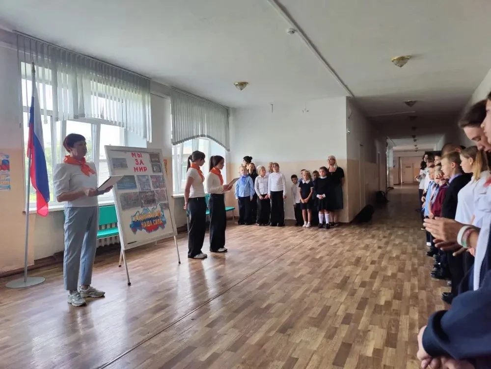 Час памяти жертв Беслана «Чужой боли не бывает» и акция «Мы за мир!» — в нашей школе пр...