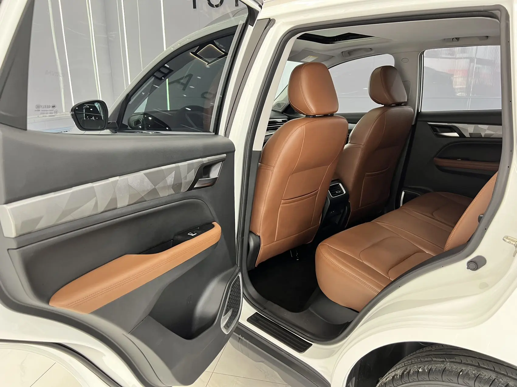 🚗 Geely Vision X6 PRO 1.4T Automatic Premium (2022) 🚗  В наличии в Китае 🇨🇳   Характеристики:  · Пер