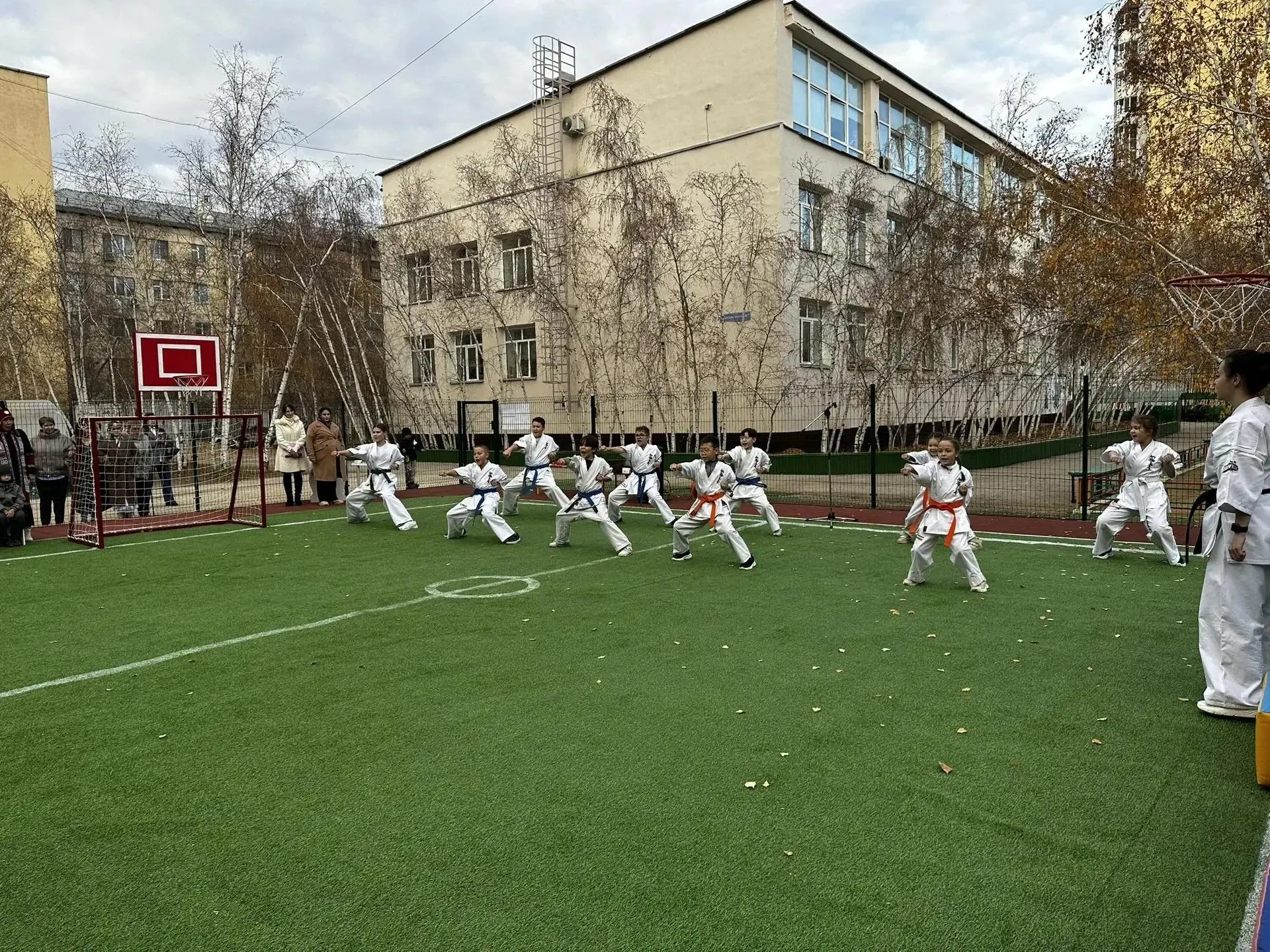 ⚽В Якутске открыли спортплощадку в детсаду «Искорка» по программе инициатив