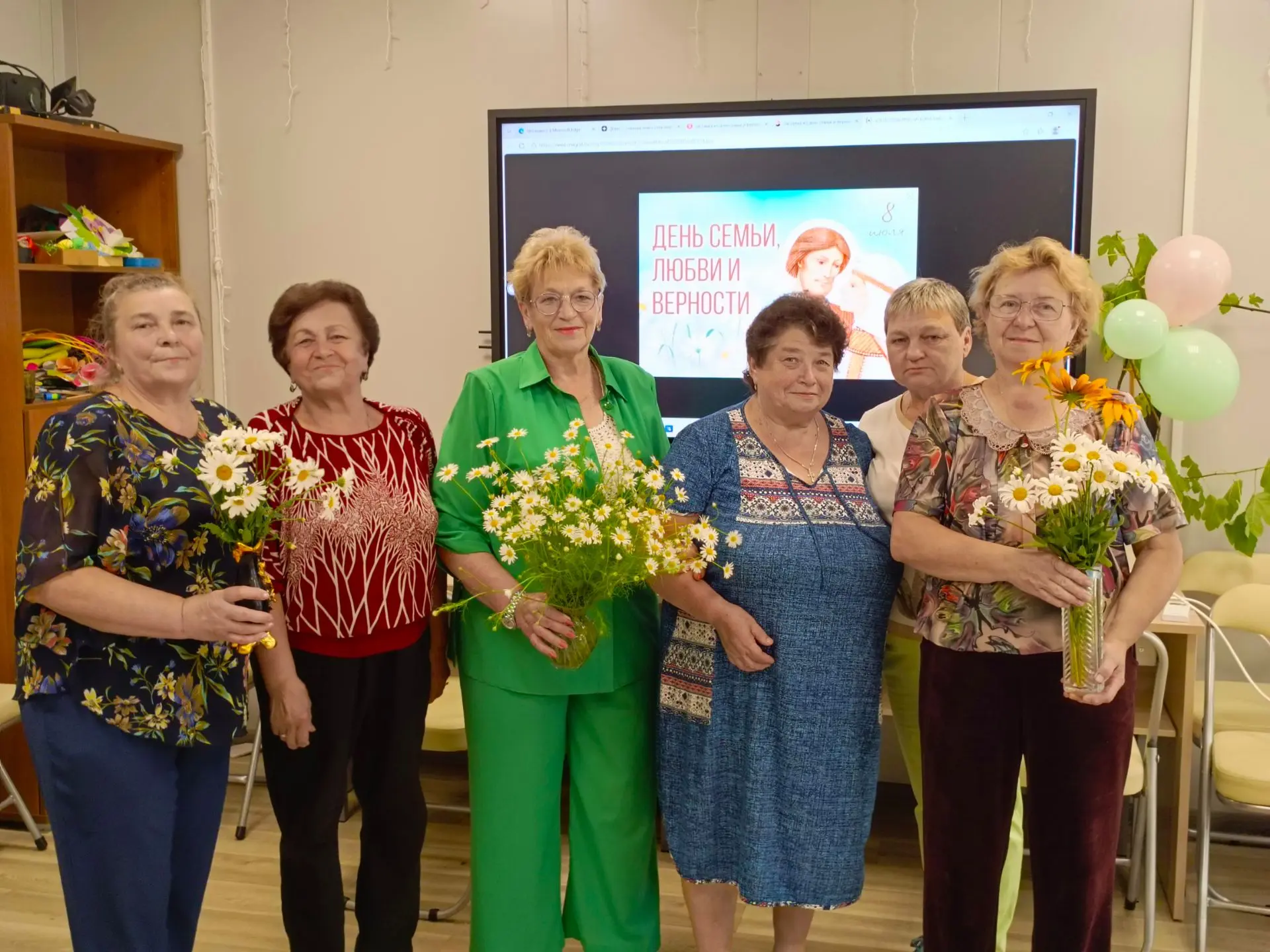 Песоченский СК. Сегодня мы отмечаем замечательный праздник - День семьи, любви и вернос...