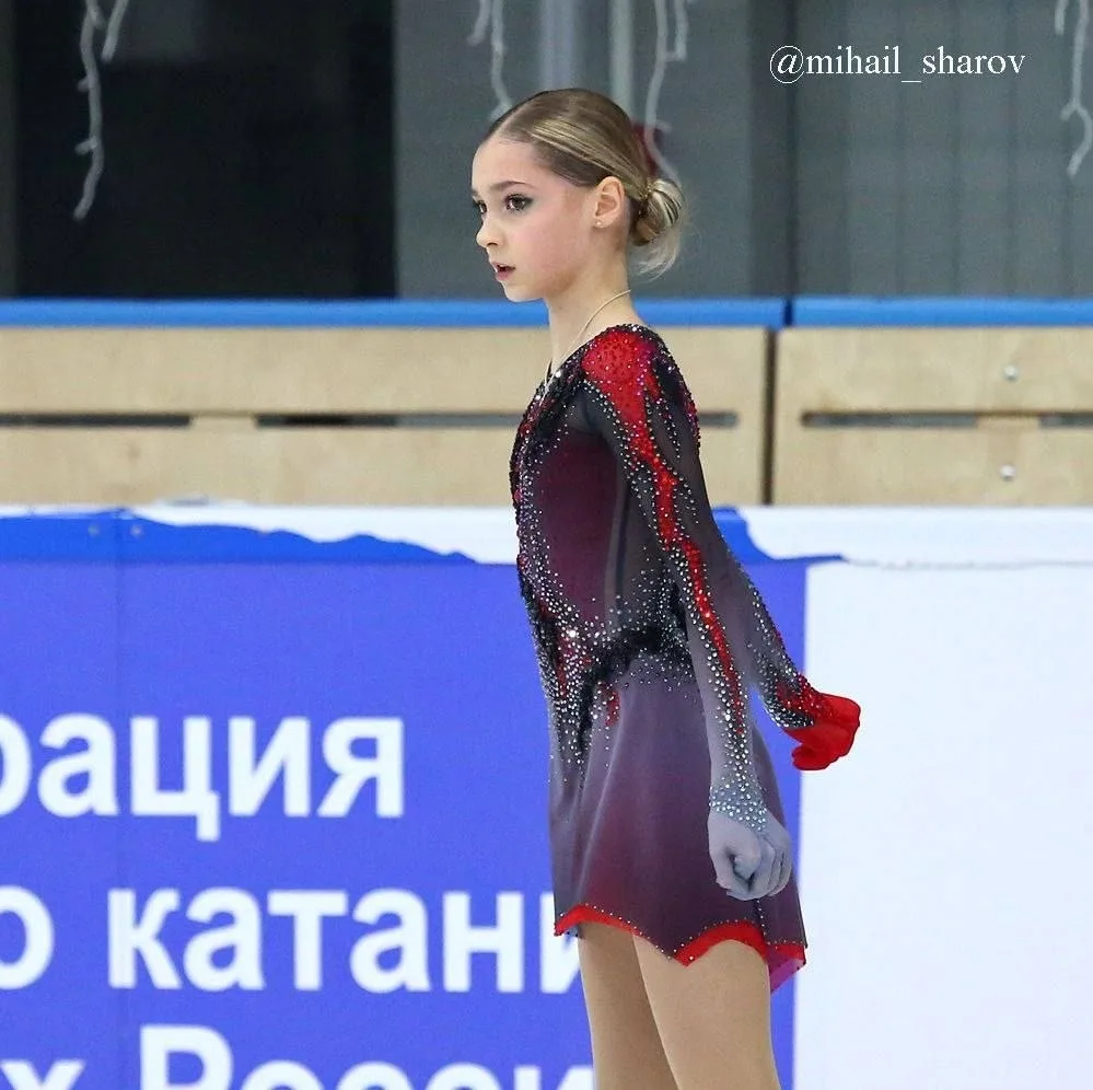 😱Екатерина Корчажникова лидирует после короткой программы на этапе Гран-при России сре...