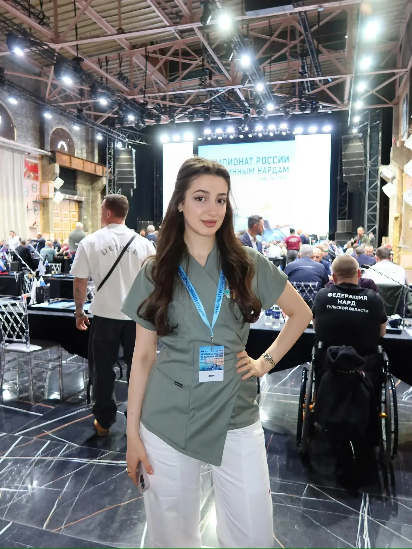 Клиника «Семейный ЛОР» — партнёр чемпионата России по длинным нардам.

6 дней, игроки со всей страны