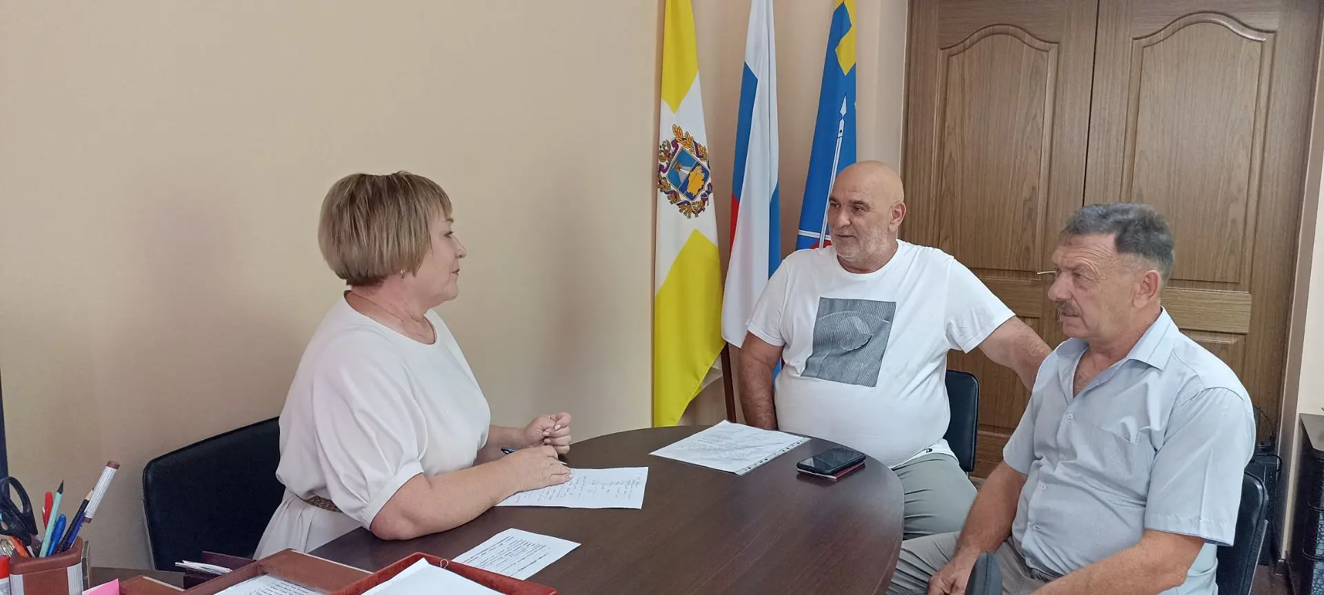 Председатель Думы Труновского округа Ольга Труфанова провела личный приём граждан 🏛️👤