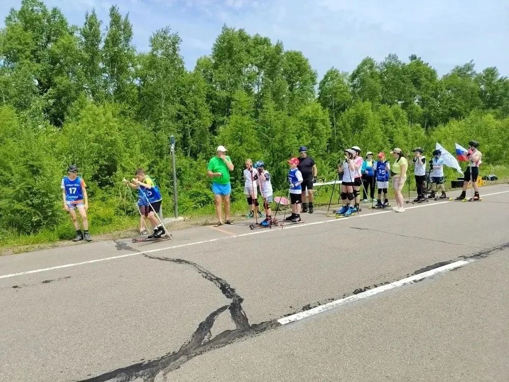 🏆 Юные лыжники из ЕАО завоевали первые места на соревнованиях по лыжероллерам

В Облученском районе