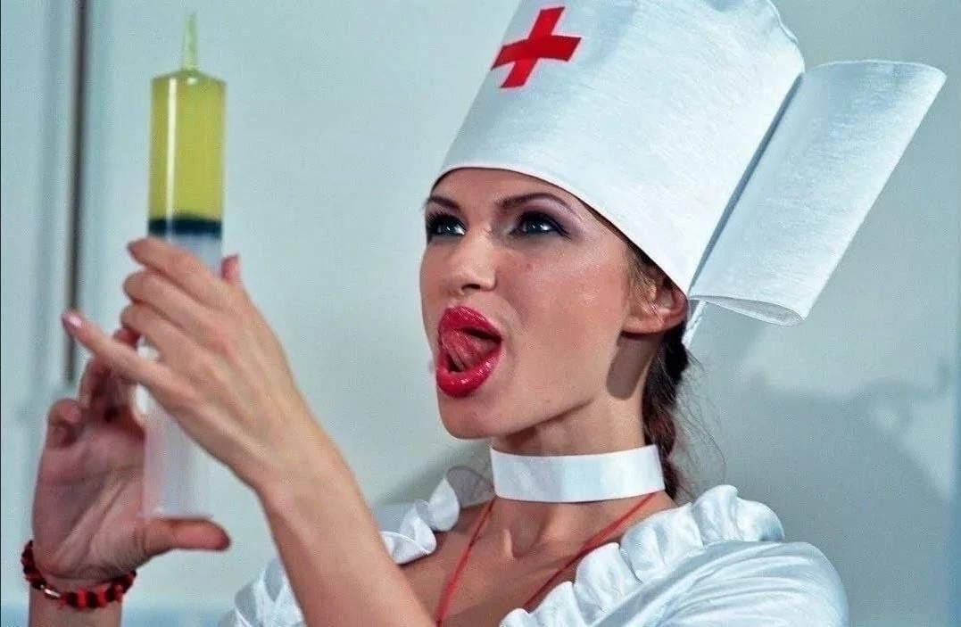 Та самая медсестричка из "Маски-шоу".