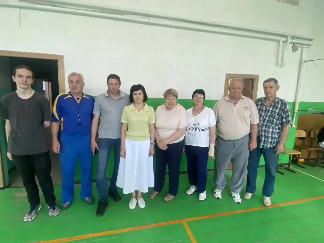 Завершились соревнования по волейболу среди девушек, посвященные Дню России. Тренерский  состав школ