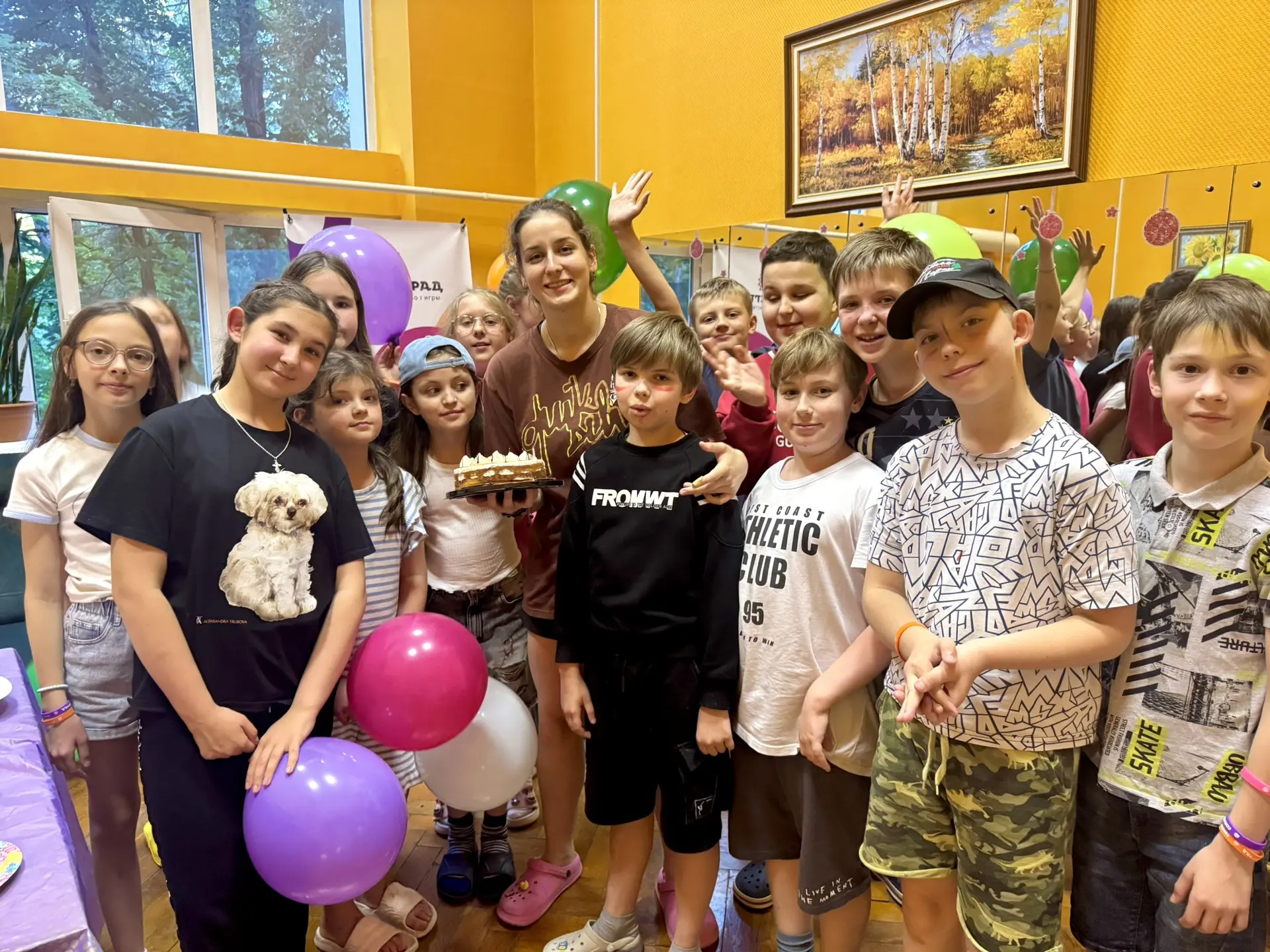 🎂🎉🎁 Сегодня Елисею 11!🎈🎊🎉
Елисей мы желаем тебе вырасти крепким и сильным мужчиной! ✊
Передаем