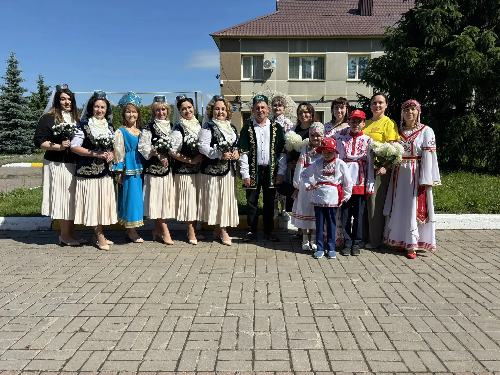 Единство народов: в Нурлате прошёл Парад дружбы ко Дню России
В преддверии главного государственного