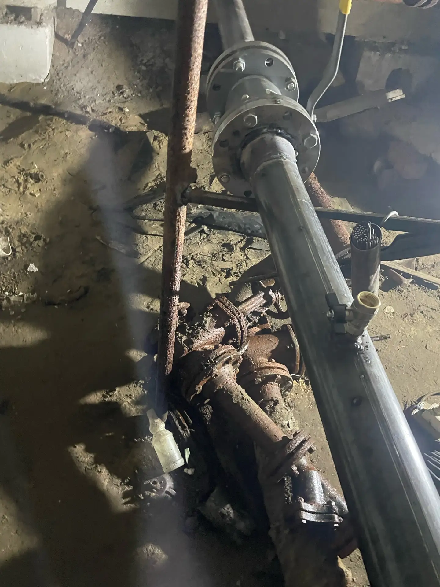 ⚒Заменили вводную запорную арматуру с участком трубопровода на ХВС