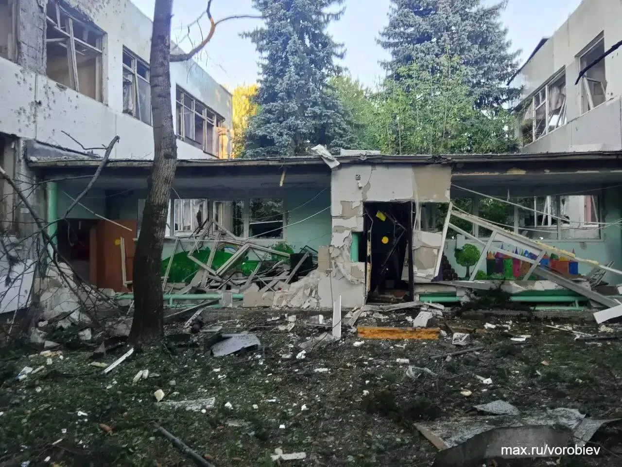 Обломки одного из сбитых в Электростали беспилотников упали на детский сад и вызвали по...