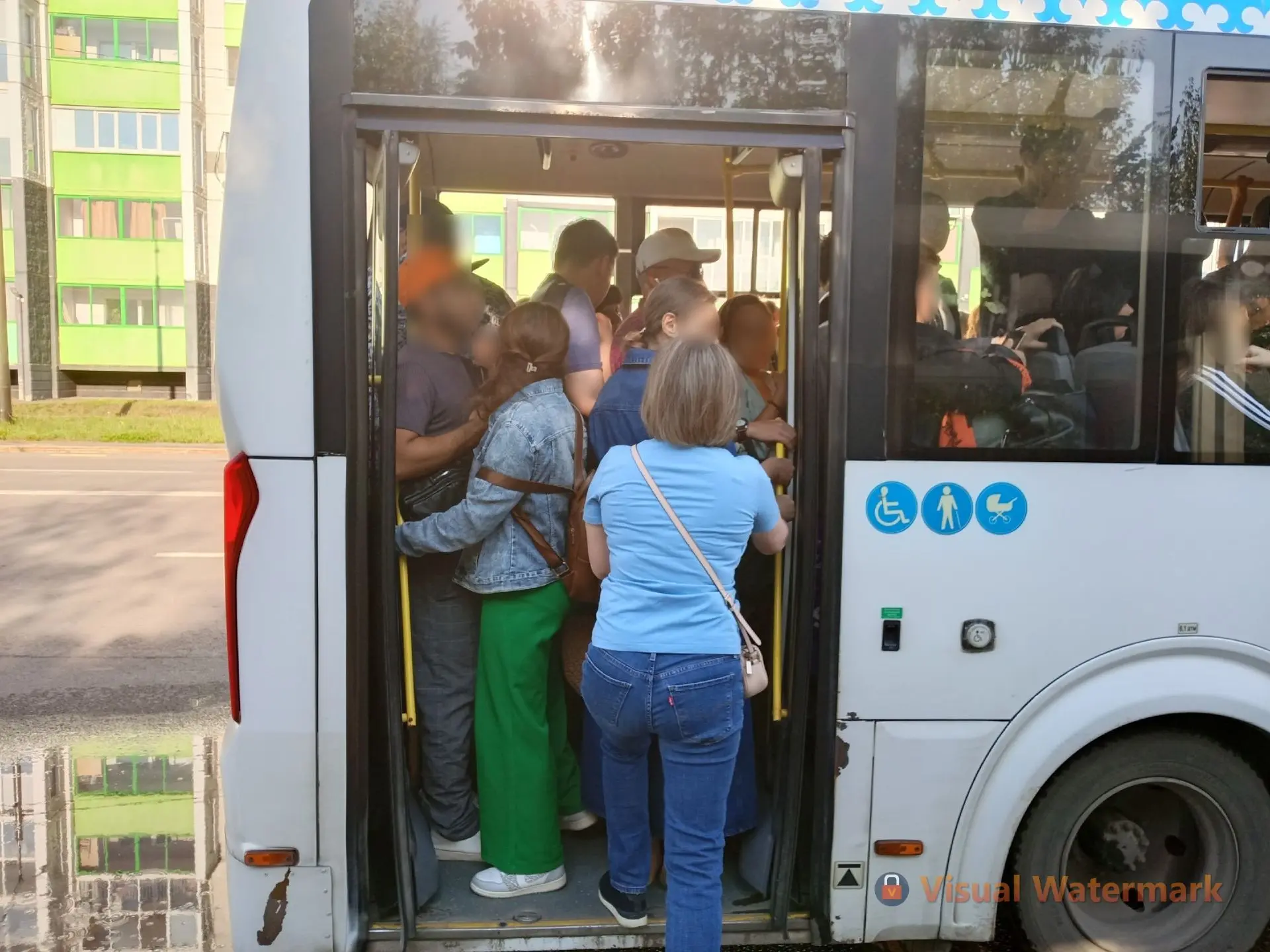 После жалоб уфимцев на старые и тесные автобусы жителям Кузнецовского Затона выделят дв...