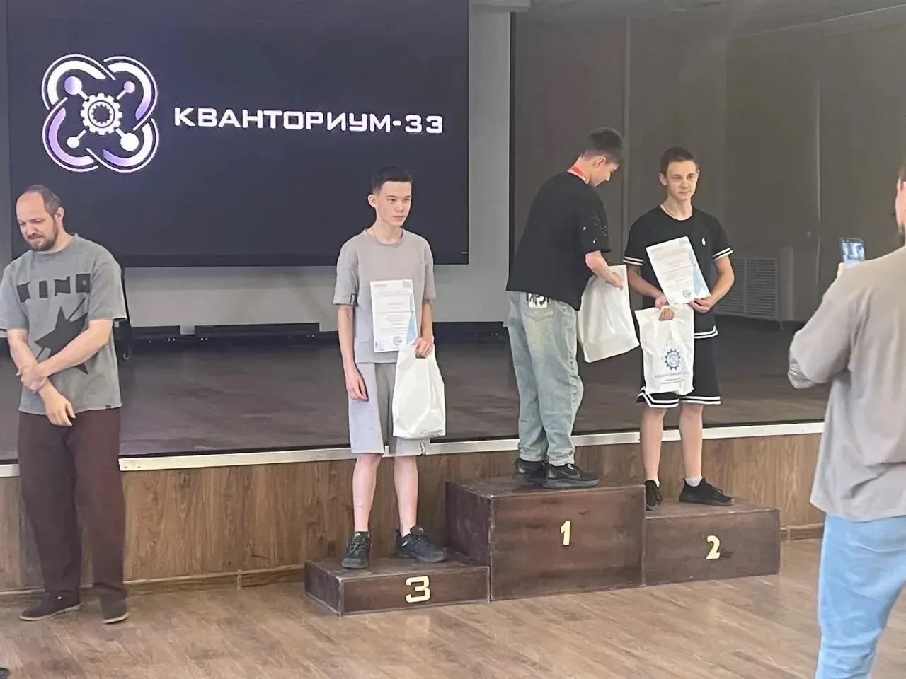 Вчера,19 мая, в детском технопарке "Кванториум-33" открылся первый день фестиваля "АэроТех - Владими
