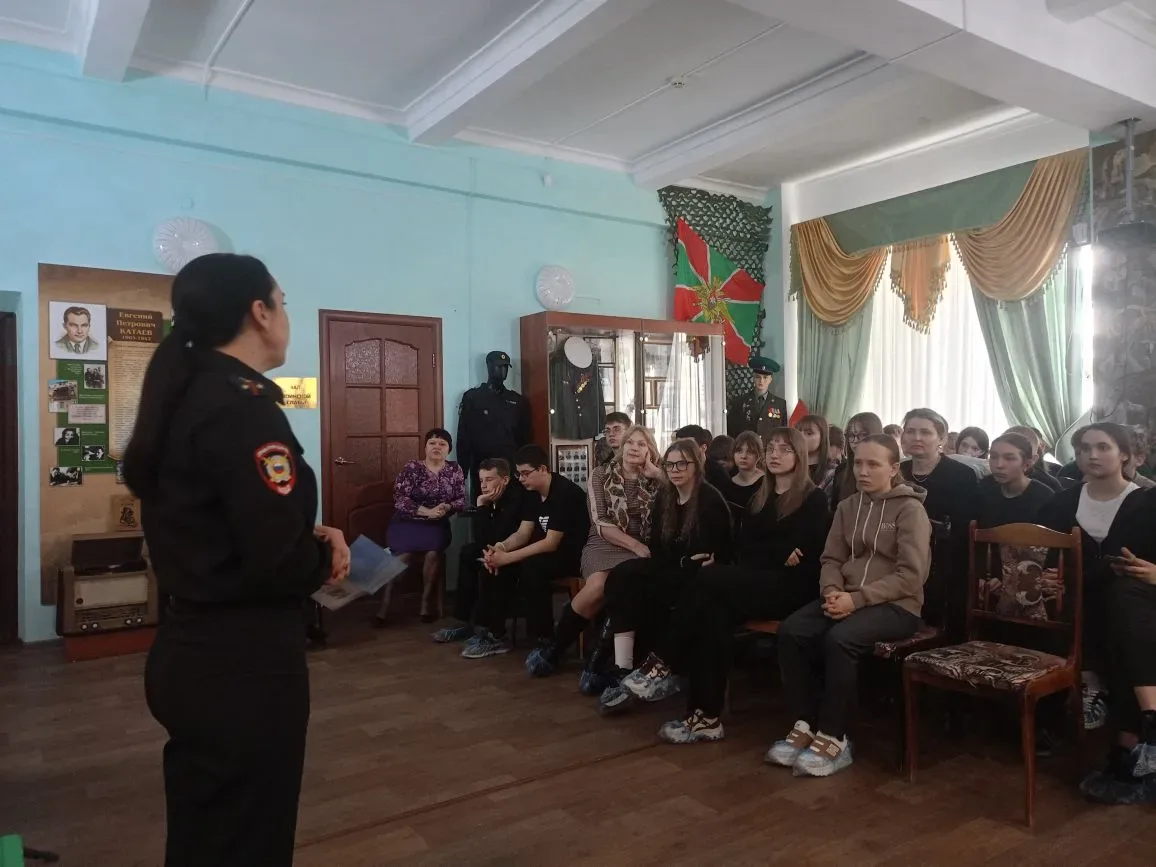 В жизни каждого человека наступает момент, когда он стоит перед выбором: кем быть, каку...