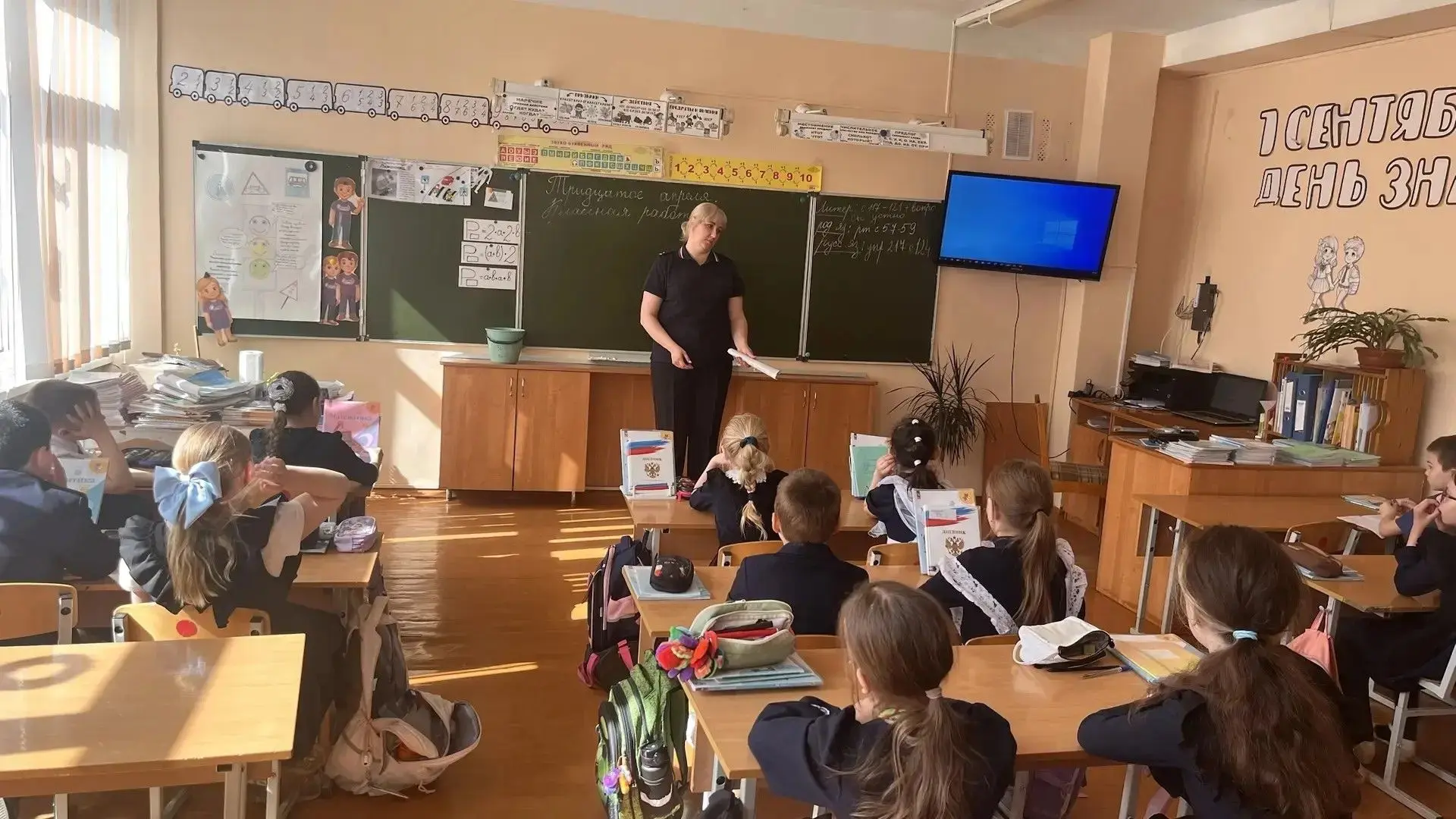 👮‍♂️ Профилактическая встреча с инспектором ГИБДД 30 апреля в нашей школе прошла важная встреча с ин