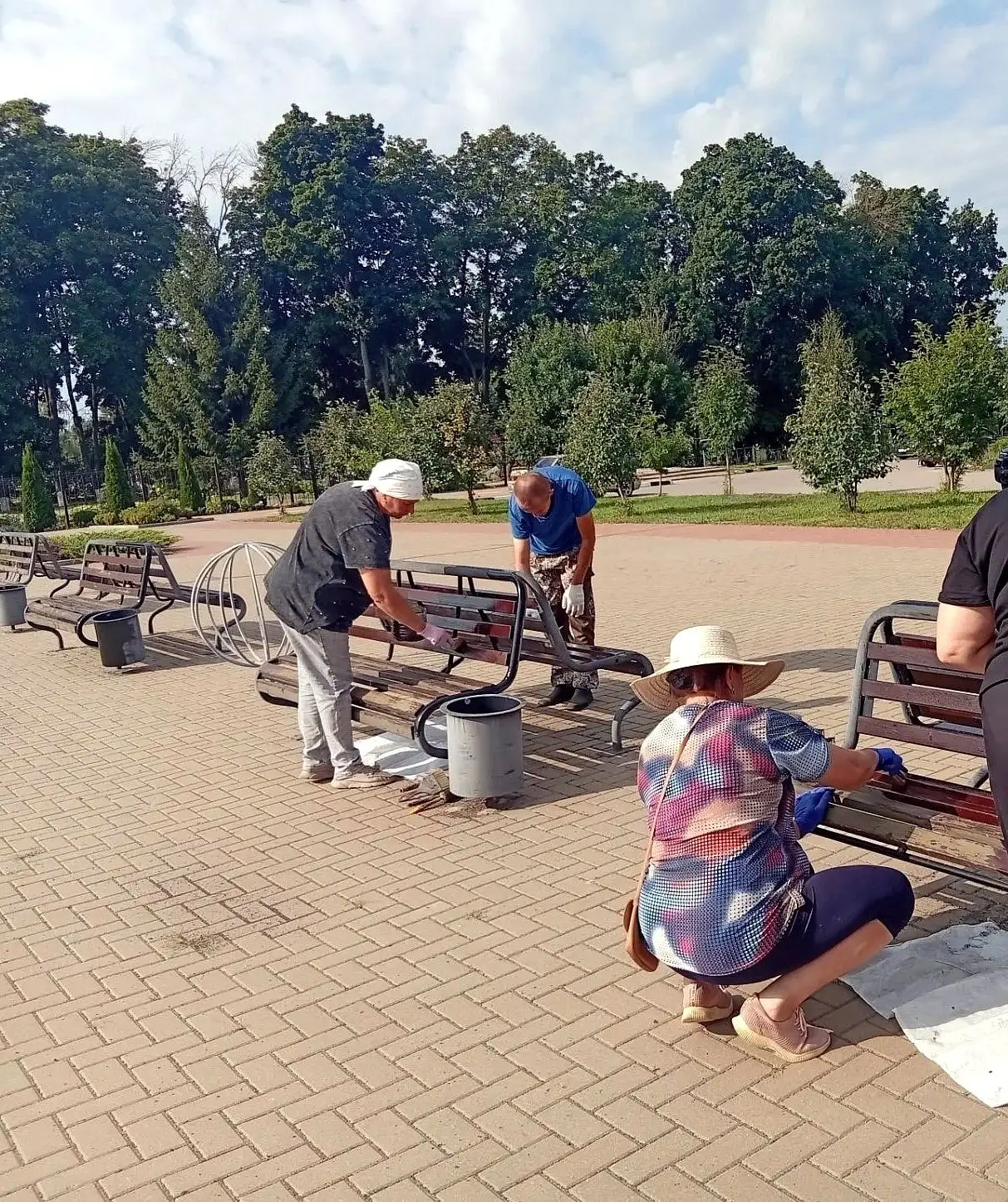 ♻ Чисто не там, убирают, а там, где не мусорят. Но чтобы было еще и красиво — мы красим...